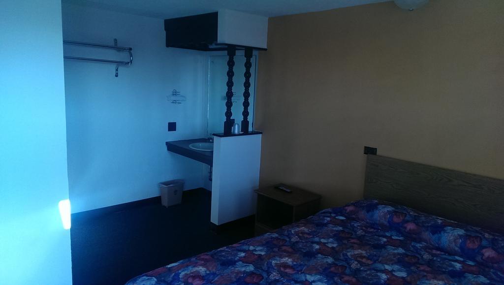 Airport Lodge Ουιτσιτά Δωμάτιο φωτογραφία